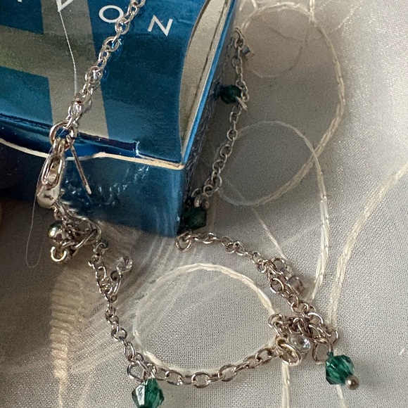 Vintage Avon 2008 Emerald Green Crystal Anklet Silver Dainty Adjustable NIB B13 - Picture 12 of 15